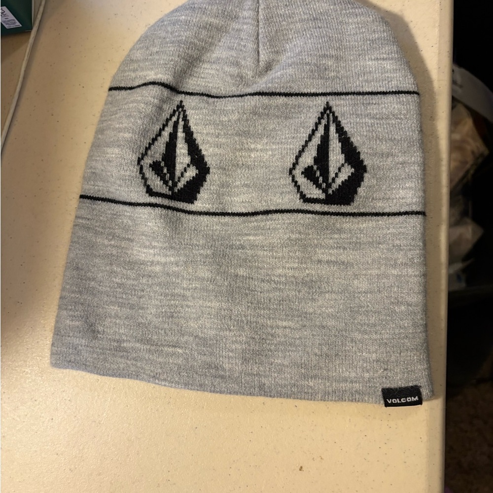 Volcom Heather Gray Knit Beanie • Logo Patch Winter Hat • OS Unisex Snow Skate - Picture 2 of 3
